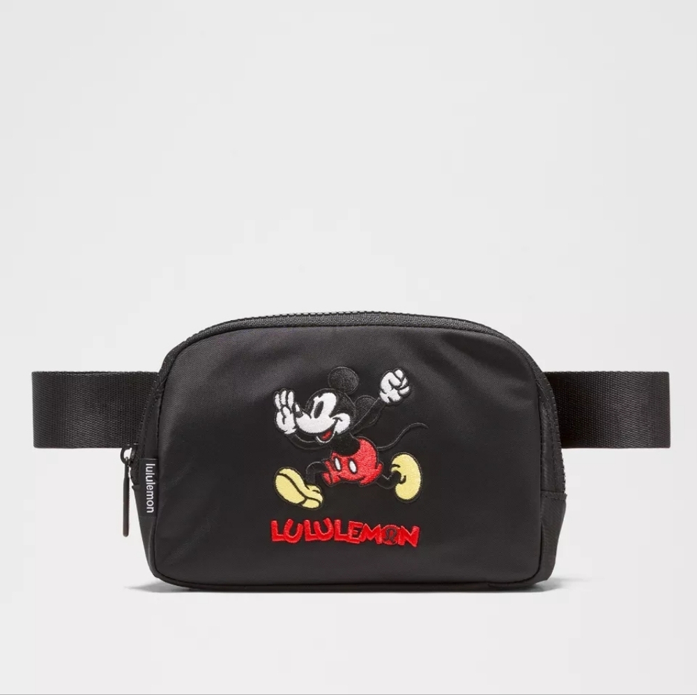 *NWT* LULULEMON X DISNEY
Everywhere Belt Bag 1L Mickey in Motion Graphic - Picture 5 of 5